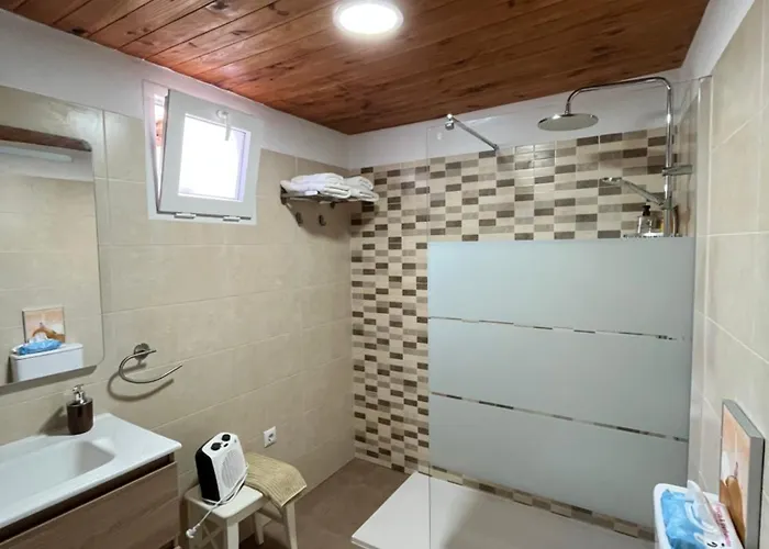 Casa Canaria Tradicional Rosalia * 로스실로스